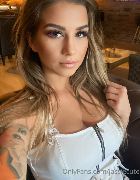 eating onlyfans hot porn images