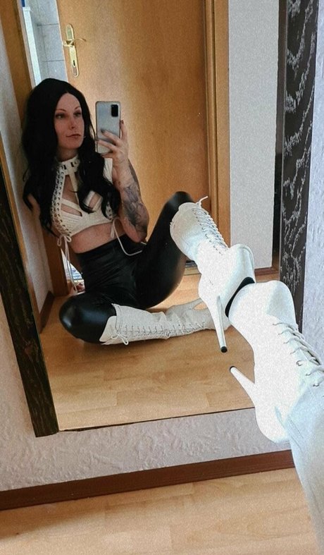 ladyelvendoll model xxx gallery