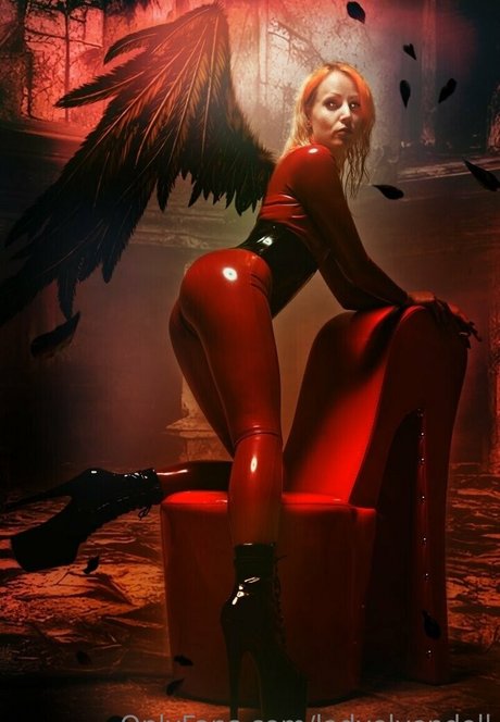 ladyelvendoll model adult pics