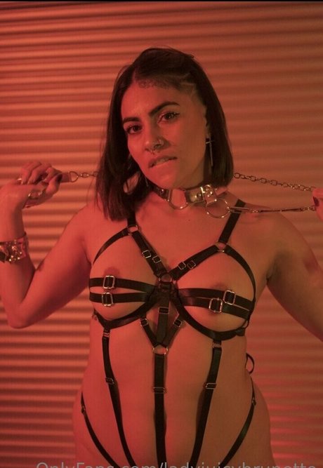 ladyjuicybrunette star free pic