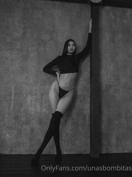 unasbombitas porn star galleries