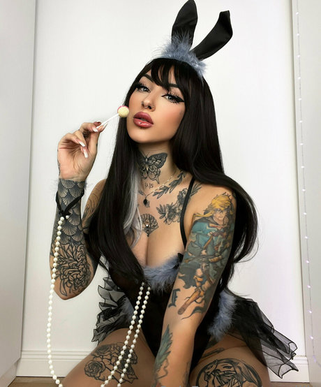 tattooed onlyfans exclusive pic