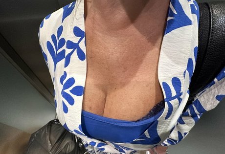 squirting pussy onlyfans art nude photo