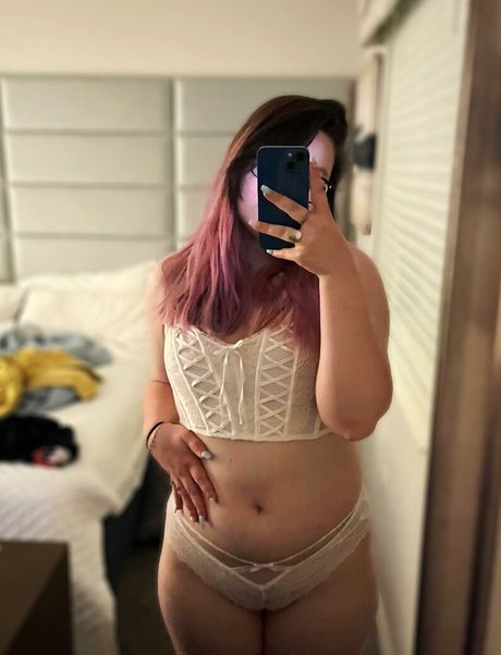 Strawbre xxx pornstar img