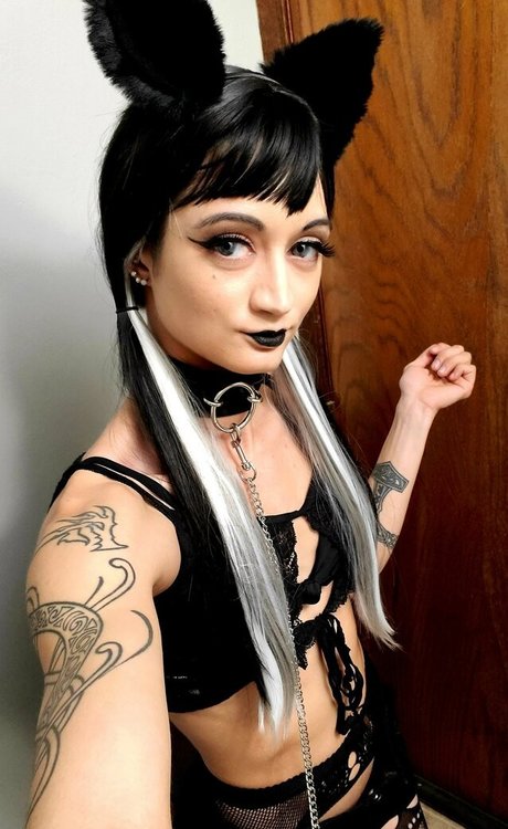 nekogoth23 model high quality pics