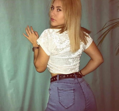 ebony midget onlyfans sexy nude photo