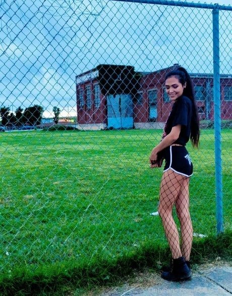 rainin falls model pretty archive