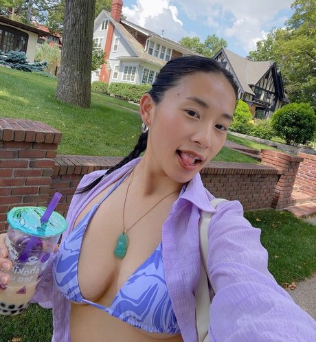 Ara Chun perfect model image