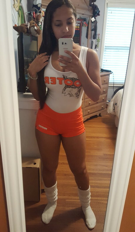 mom feet onlyfans beautiful picture