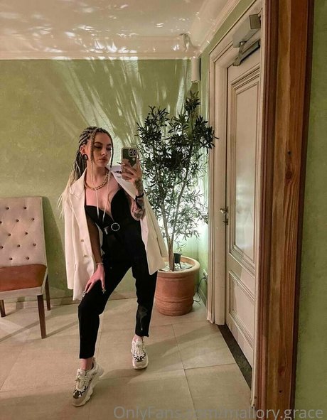 mallory grace perfect model pic