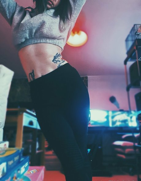 lofilisichka model naked pic