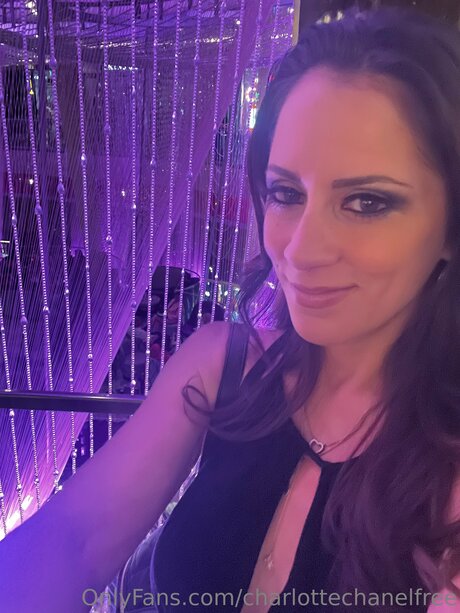 Charlottechanelfree Best Profile Photo