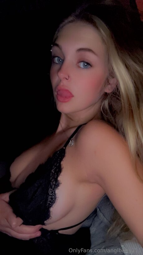 Anglbaby111 pornstar erotic pictures