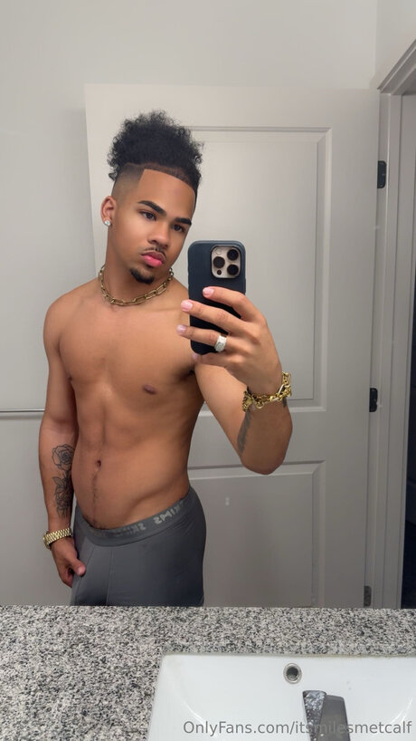 Itsmilesmetcalf hd model picture