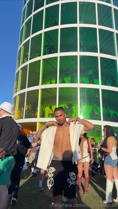 Itsmilesmetcalf hd actress picture