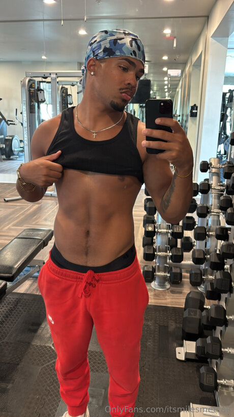 Itsmilesmetcalf sexy model photo