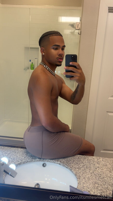 Itsmilesmetcalf star top pictures