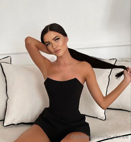 Shine Lia model best picture