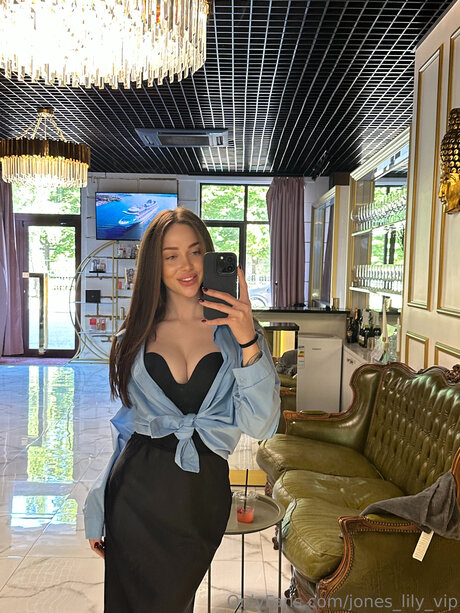 Lilia Ss pretty model pics