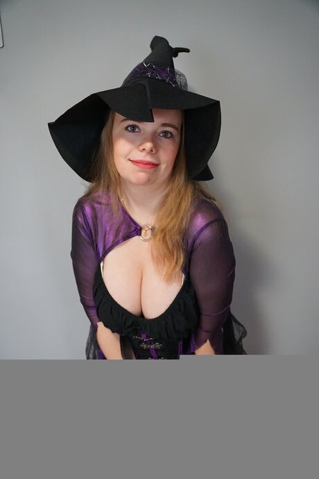 Deadssandrafree naked actress image