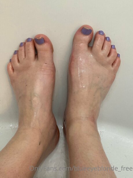 lips onlyfans sexy nude pic