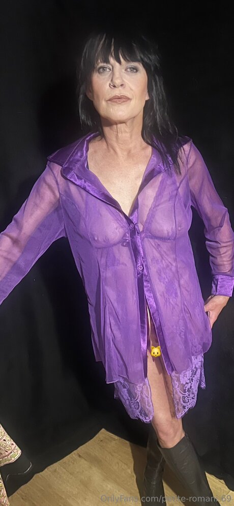 Petite Romani 69 star free img