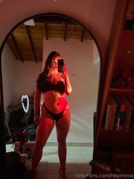 Heyimnia naked star photos