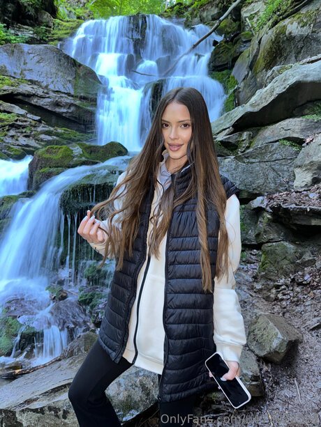 Karina Paw pornstar erotic photos