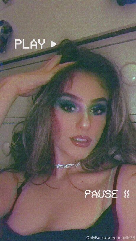 Ohnoelle38 pornstar hot picture