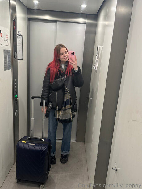 Lily Poppy model free photos