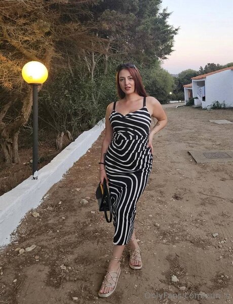 Auri S pornstar hot photos