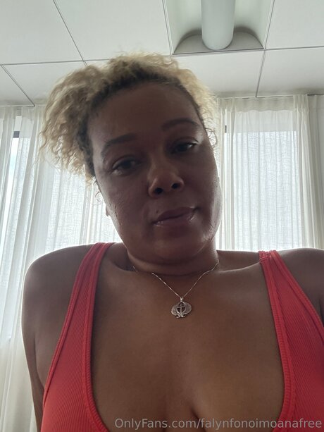 Falynfonoimoanafree star naked picture