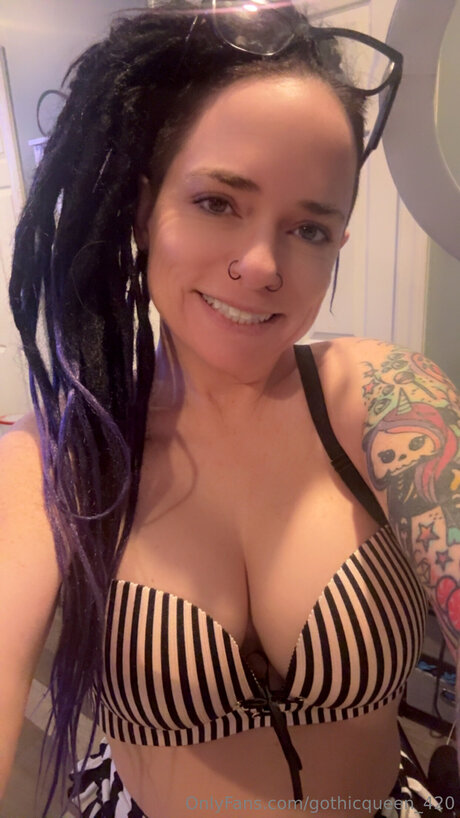 Gothicqueen 420 top pornstar img