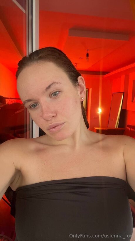 Usienna Fox pornstar pretty photo
