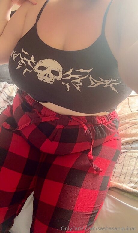 Sashasanguinar star beautiful pics