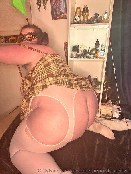 Phoebesoffice nude actress photos