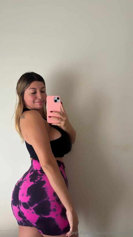 Curvycatiex star adult picture