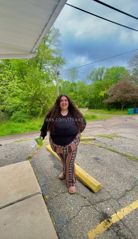 Thixxx Momma beautiful star pics