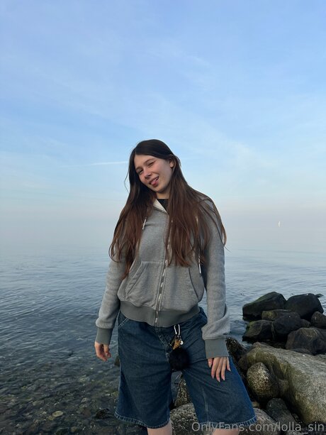 Lolla Sin pornstar pretty photos