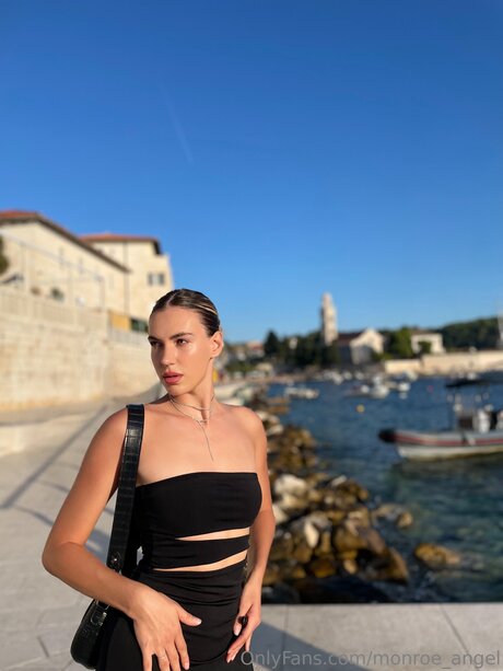 Lensadriana actress pictures