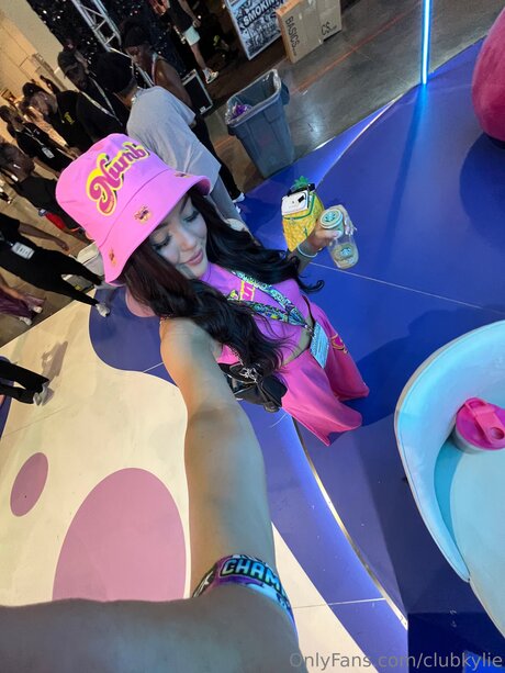 Clubkylie pornstar exclusive pictures