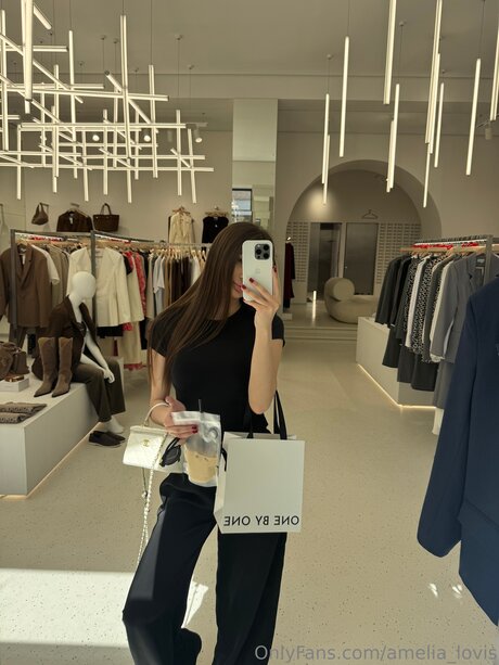 Amelia Lovis star nice images