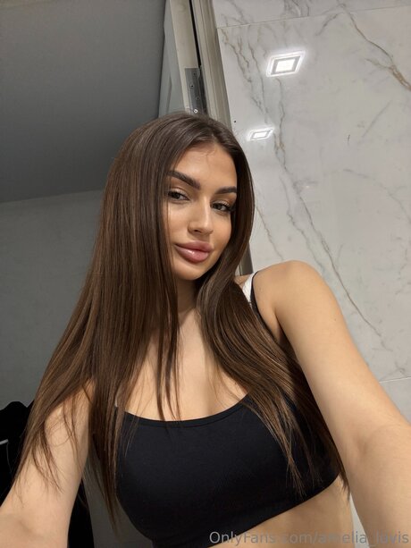 Amelia Lovis beautiful star picture