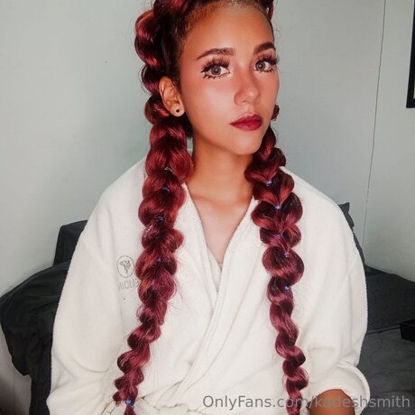 Kadeshsmith star hot img