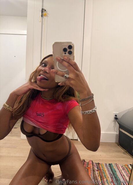 Skinnycurvyalexa star best photo