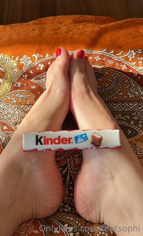 Feetsophi model art gallery