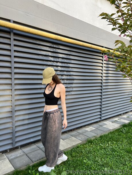 Liyaanderson beautiful actress photo