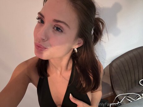 Nellixfree pornstar adult img