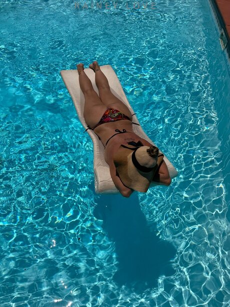 Raineylovesyou pornographic model pictures