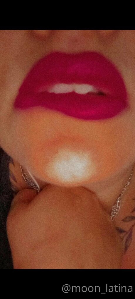 Moon Latina star pretty pic